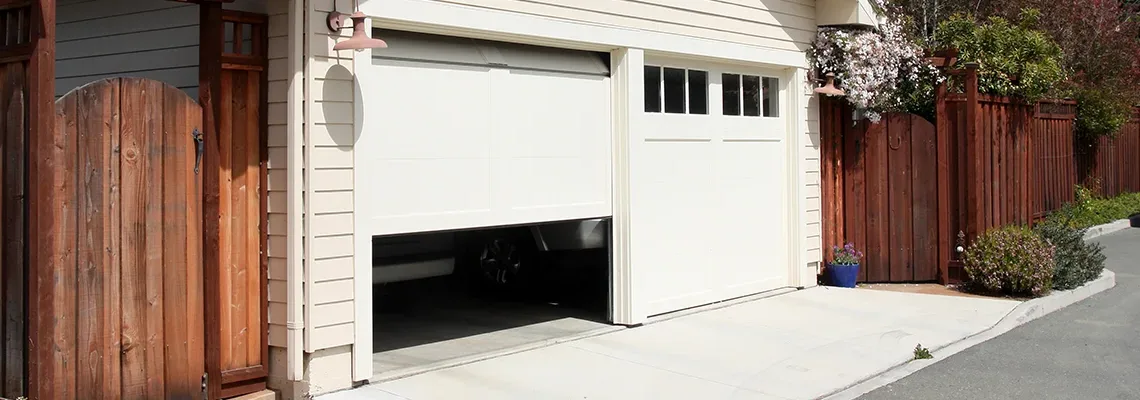 Repair Garage Door Won't Close Light Blinks in Daytona Beach, Florida